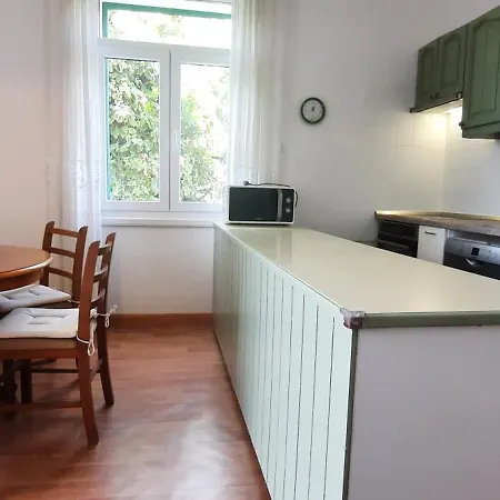 Spacious Near Old Town Apartmán Split