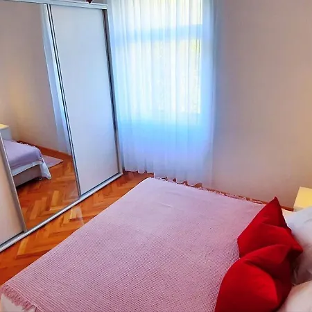 Apartmán Spacious Near Old Town *