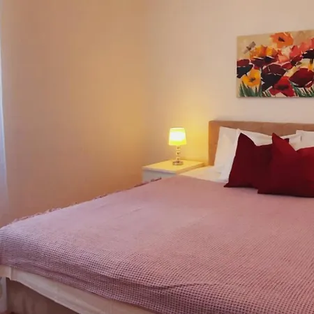 Spacious Near Old Town Apartment Split