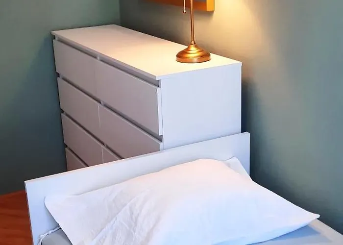 Апартаменти Spacious Near Old Town